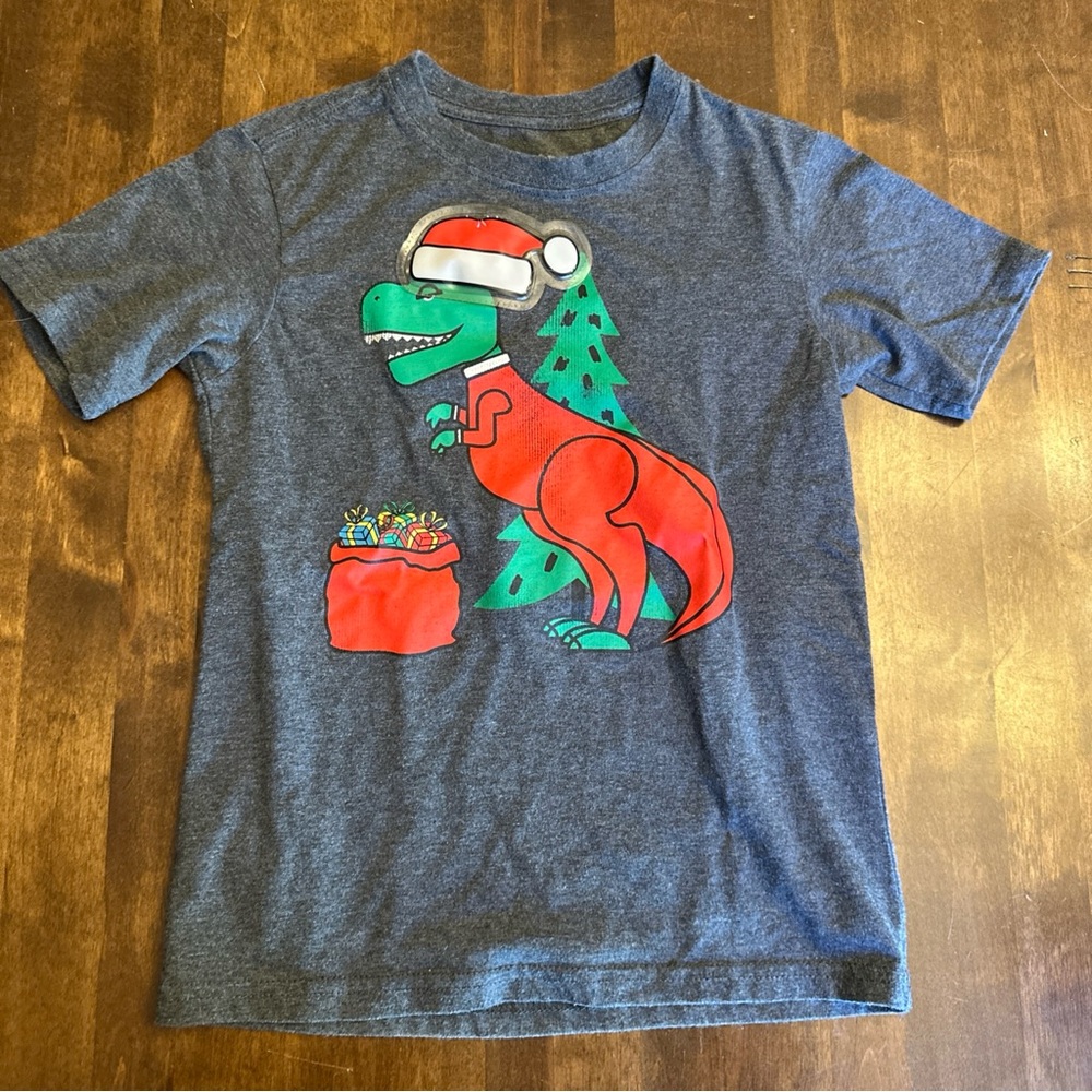 Seven‎ Oaks Boys S (8) Gray Christmas Dinosaur Light Up T-Shirt Funny Holiday 🎄